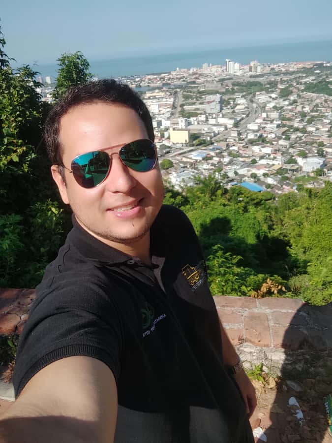 CARTAGENA: The Best CITY TOUR of my Magical City - Getsemani, graffiti, and the central streets