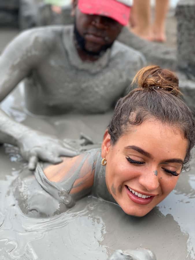 Cartagena: Totumo Mud Volcano Experience - Washing off in the lake