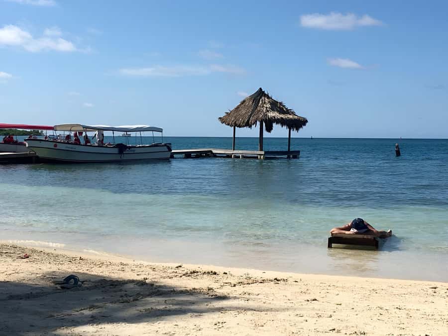 Cartagena: Tour to Playa Tranquila with Snorkeling + Luminous Plankton and Parasol - The luminous plankton activity after dark