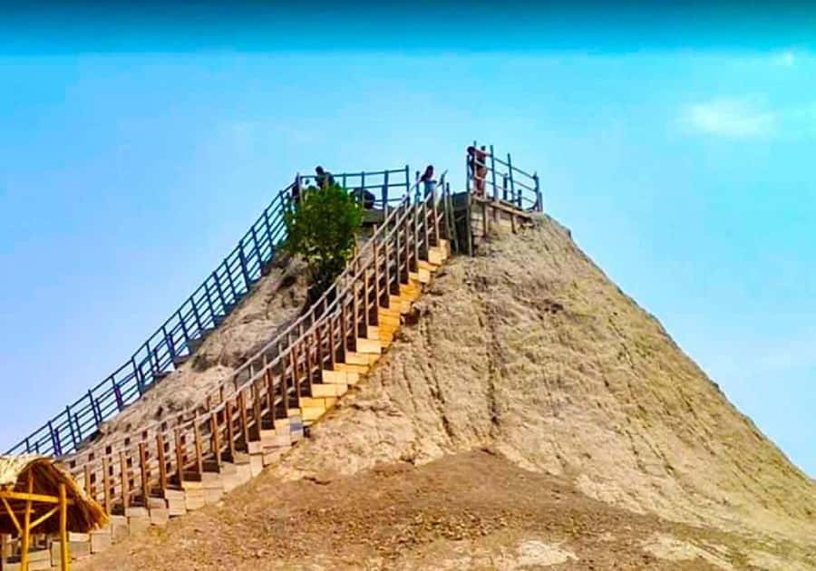 Cartagena: Volcano of Totumo with Entry Ticket and Transfer - Water, beer, food, and the real price