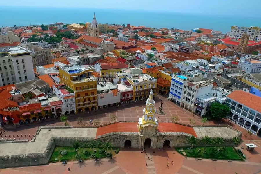 Cartagena: Walled City & Getsemani Private Tour - Colonial lanes, houses, and the pace of a private walk