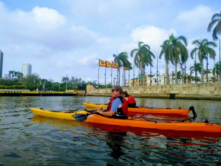 Cartagena: Walled City Kayak Tour - Camellón de los Mártires and the convention center