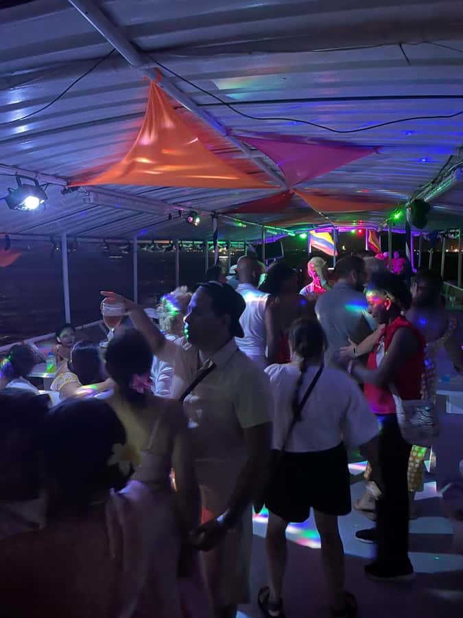Cartagena: White Night Boat Tour with Dinner and Open Bar - Boarding at Muelle de la Bodeguita