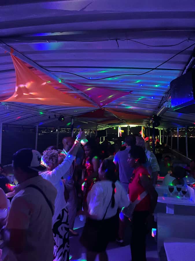 Cartagena: White Night Boat Tour with Dinner and Open Bar - Themed dancing, live music, and the DJ