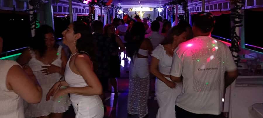 Cartagena: White Night Boat Tour with Dinner and Open Bar - Who will enjoy the Bequia Eagle most