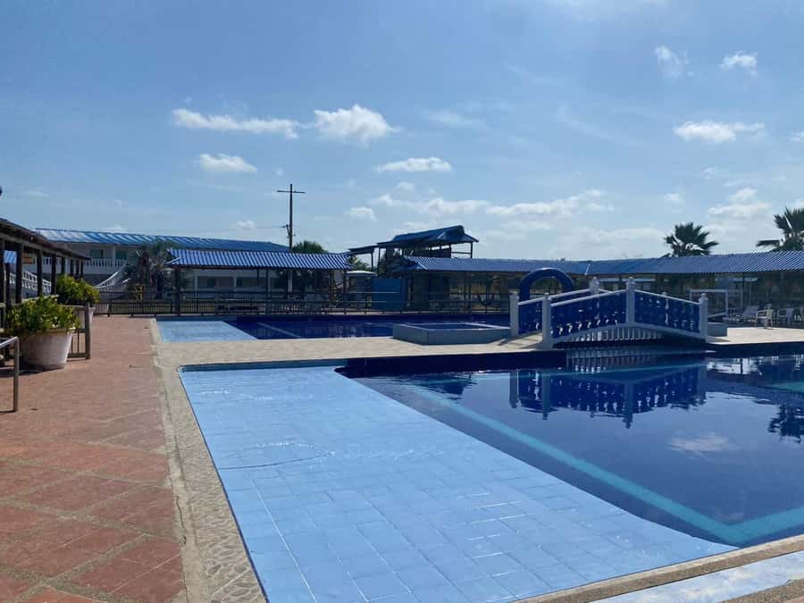 Cartatgena: Volcan Del Totumo + Almuerzo En Hotel VIP - My take on the mud, lunch, and beach combination