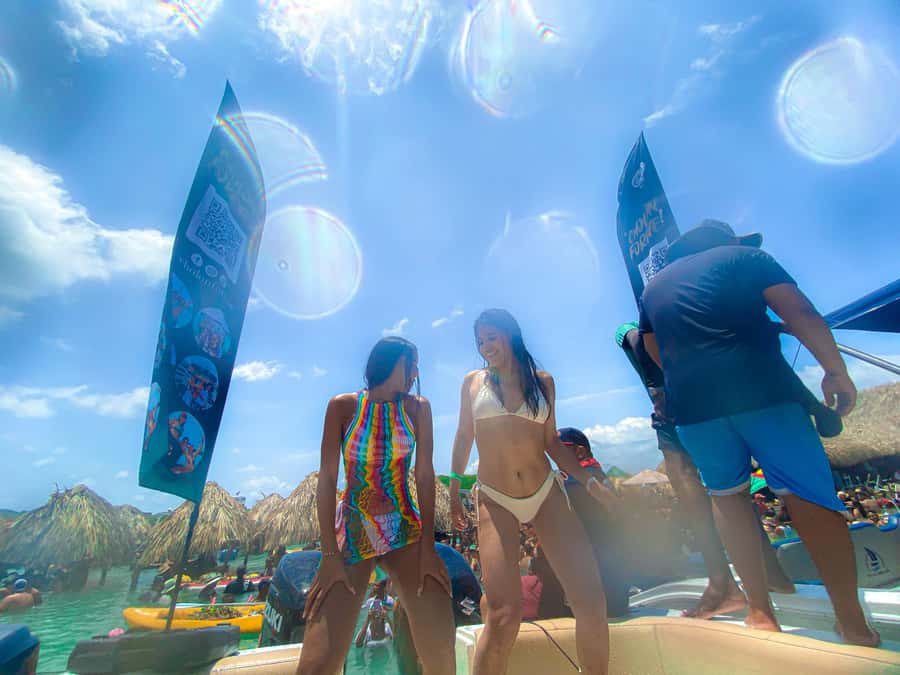 Cholon Forever Boat Party - Cholón is a party island, not a peaceful beach day