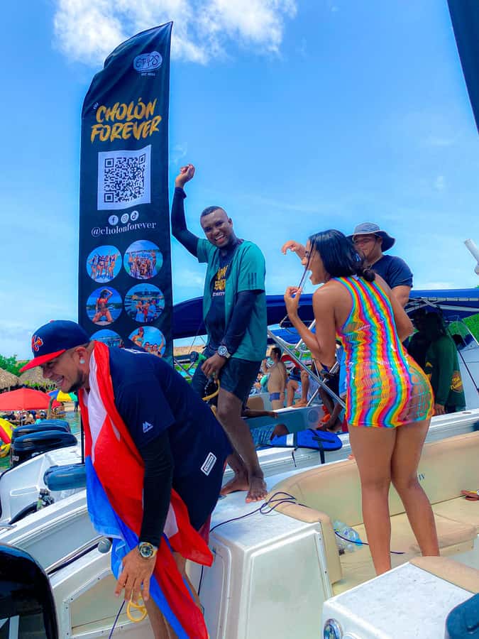 Cholon Forever Boat Party - Who should book this Cholón excursion?