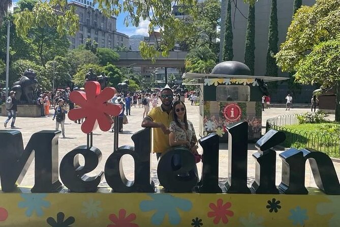 City tour, Commune 13, Metro Cable, Botero Park and more. Private - Why Comuna 13 deserves two hours