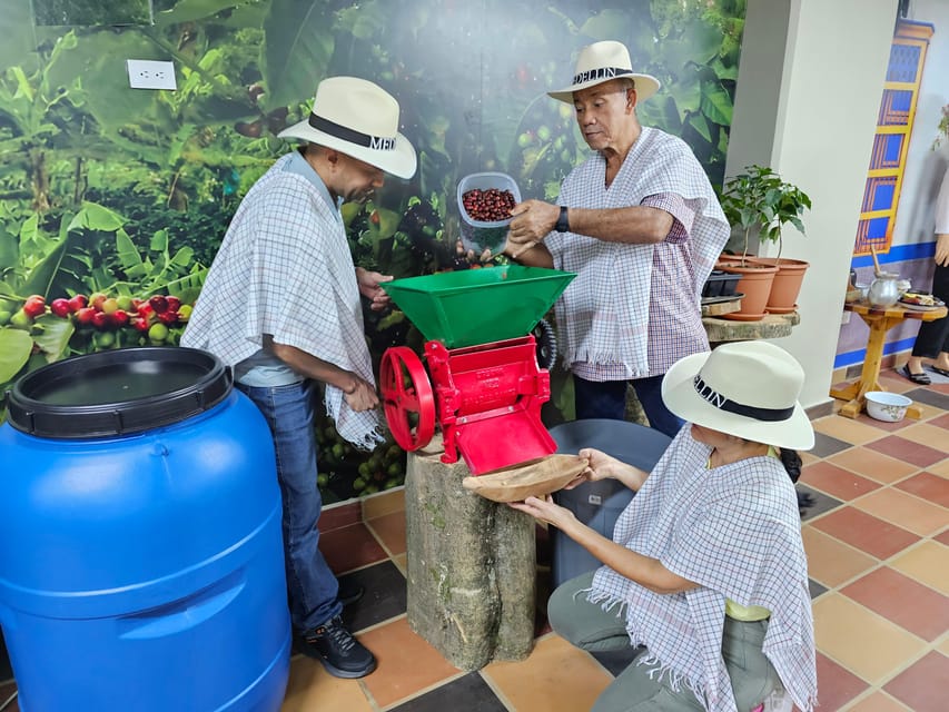 Coffee Experience with roasting show in Comuna 13 - Key points to know before you book