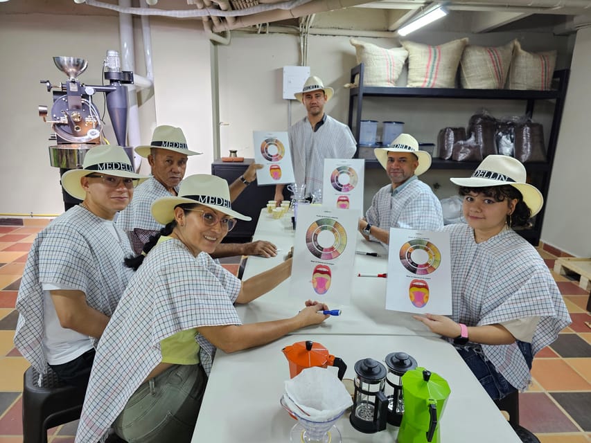 Coffee Experience with roasting show in Comuna 13 - What the $20 price gives you