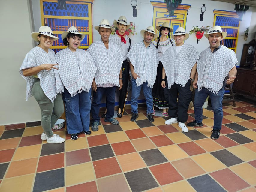 Coffee Experience with roasting show in Comuna 13 - Finding Medallo Coffee in Comuna 13