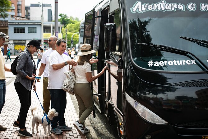 Coffee Tour with arrival on horseback and sugar cane processing - A family farm, not a staged coffee show