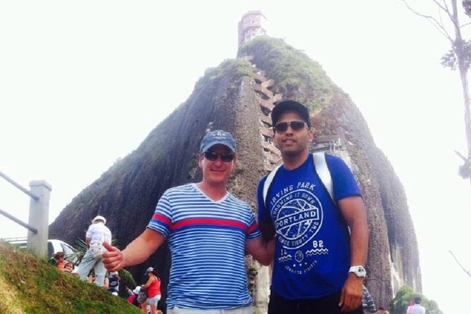 Combo Guatape and Medellin Sightseeing Tours - Crossing Antioquia toward Guatapé