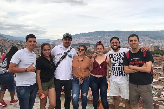 Commune 13 Guided Tour with Local Guides | Art & Local History - Riding the Comuna 13 escalators