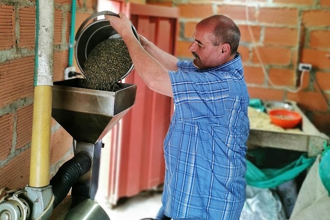 Comuna 13 & Coffee Farm Private Tour in Medellin | The Best Combo - Transport, timing, and the private format