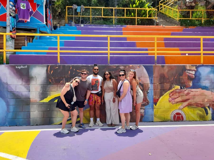 Comuna 13: Graffiti tour & Street Food/drink with telesferic - Why Comuna 13 makes a strong first look at Medellín