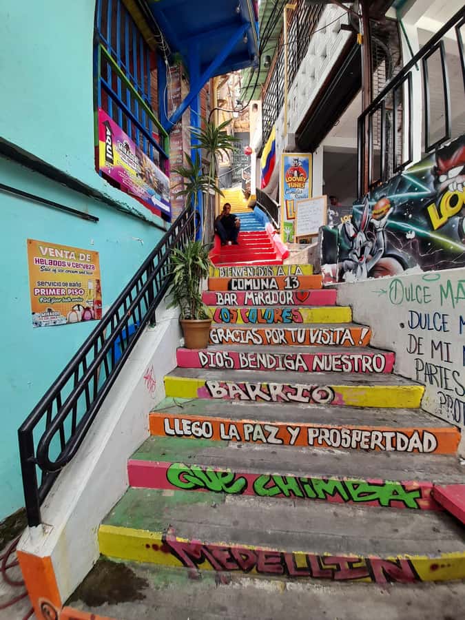 Comuna 13: Graffiti tour & Street Food/drink with telesferic - Street food and a traditional ice cream