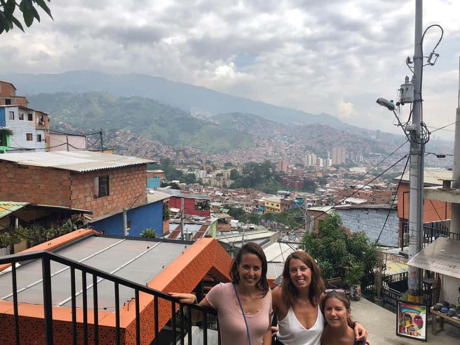 Comuna 13 Neighborhood & Street Art Private Tour - What the $50 price buys you