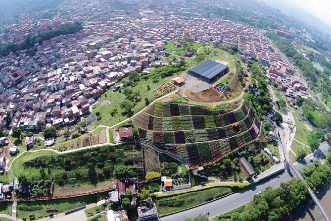 Comuna 4 Walking Tour Medellin - Morro de Moravia and the fight over relocation
