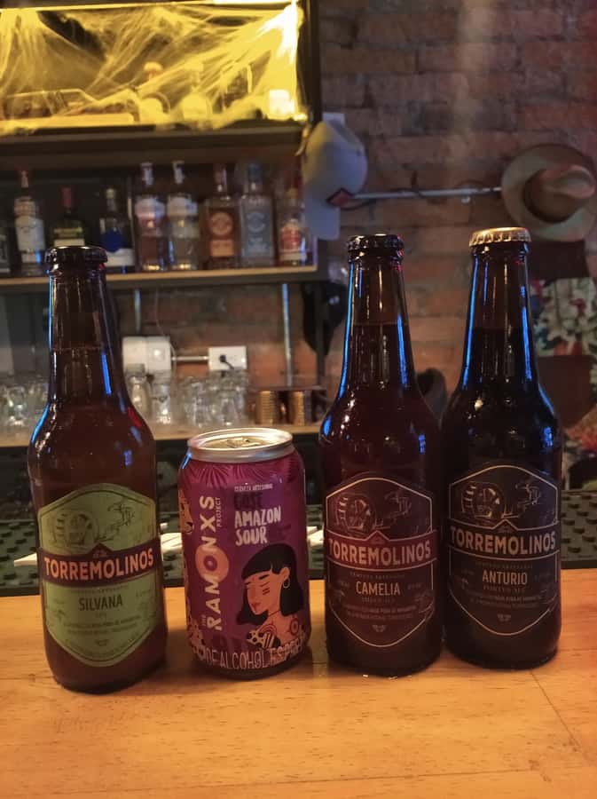 Craft Beer Pub Crawl in Cali - Language, group size, and the evening’s pace