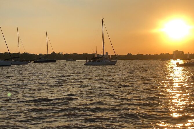 Customized Tigre Delta Tour lunch and drink included - Returning with views toward Buenos Aires
