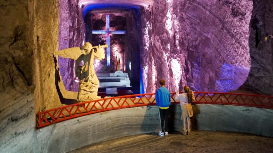 Discover Bogota-city tour and the Salt Cathedral in one day - What private transport changes