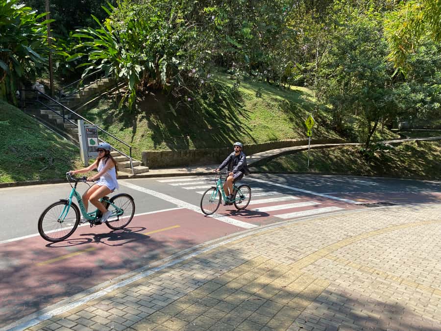 E-Bike City Tour Medellin with Local beer and Snacks - La Alpujarra and the city’s transformation