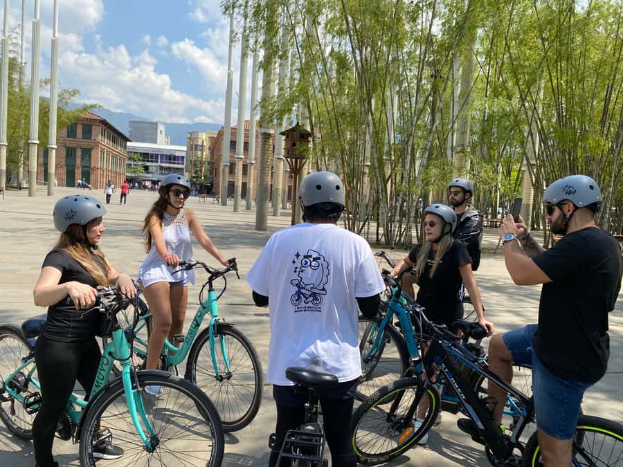 E-Bike City Tour Medellin with Local beer and Snacks - Plaza Botero and the city center
