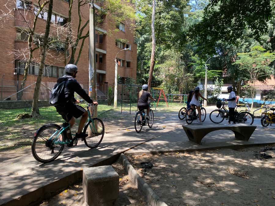 E-Bike City Tour Medellin with Local beer and Snacks - Food, beer, and a useful mid-tour pause