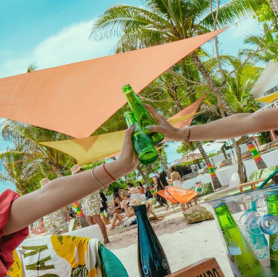 Eco-Luxury Beach Escape at Pink Mango, Tierra Bomba - Choosing between quiet weekdays and DJ afternoons