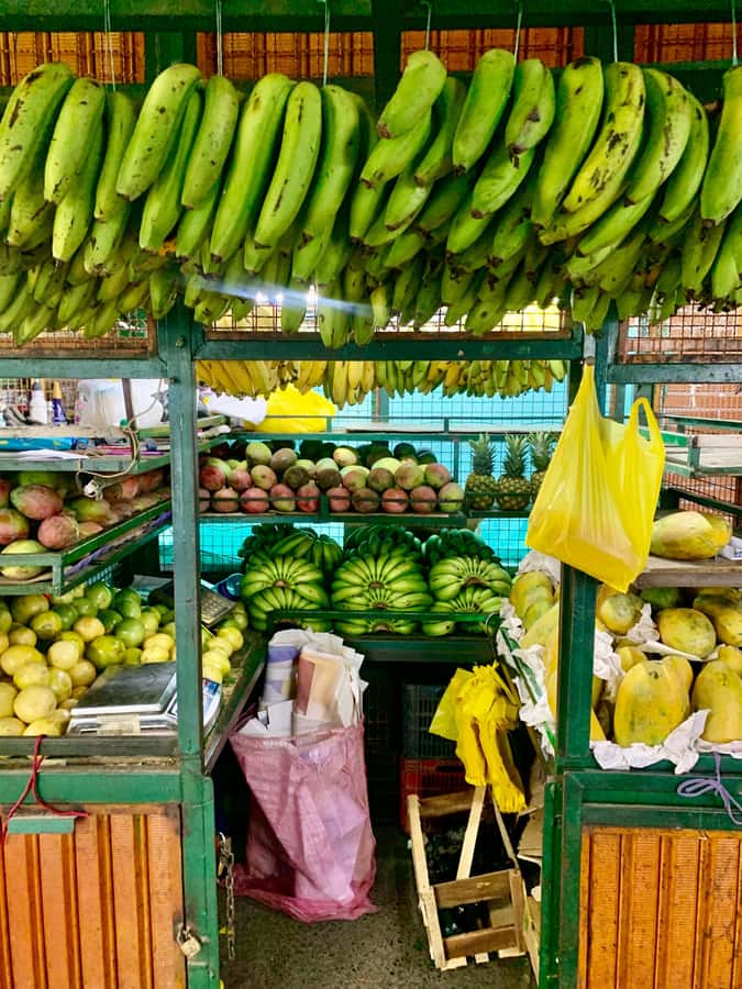 Essential Fruit Experience - Why Plaza Minorista makes a good fruit classroom