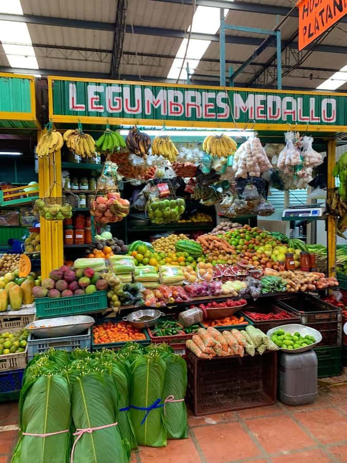 Essential Fruit Experience - The opening look at market life