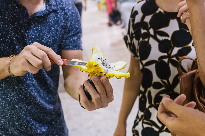 Exotic Fruit Tour - Meeting vendors at Plaza Minorista