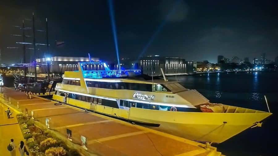 Exotic Yacht - Tour through the bay of Cartagena - Music, rooftop air, and a social evening