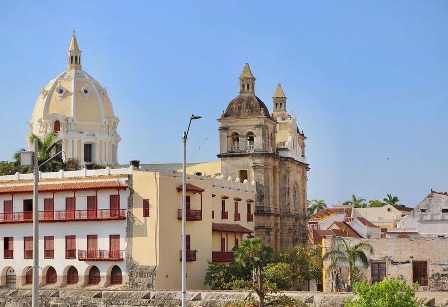 Exotic Yacht - Tour through the bay of Cartagena - A practical plan for your time aboard