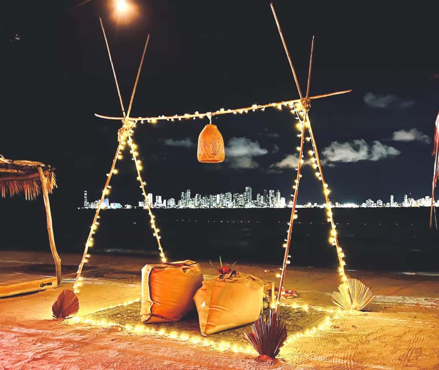 Fenix Beach Island Dinner - Leaving Cartagena from La Bodeguita at 7:00 p.m.