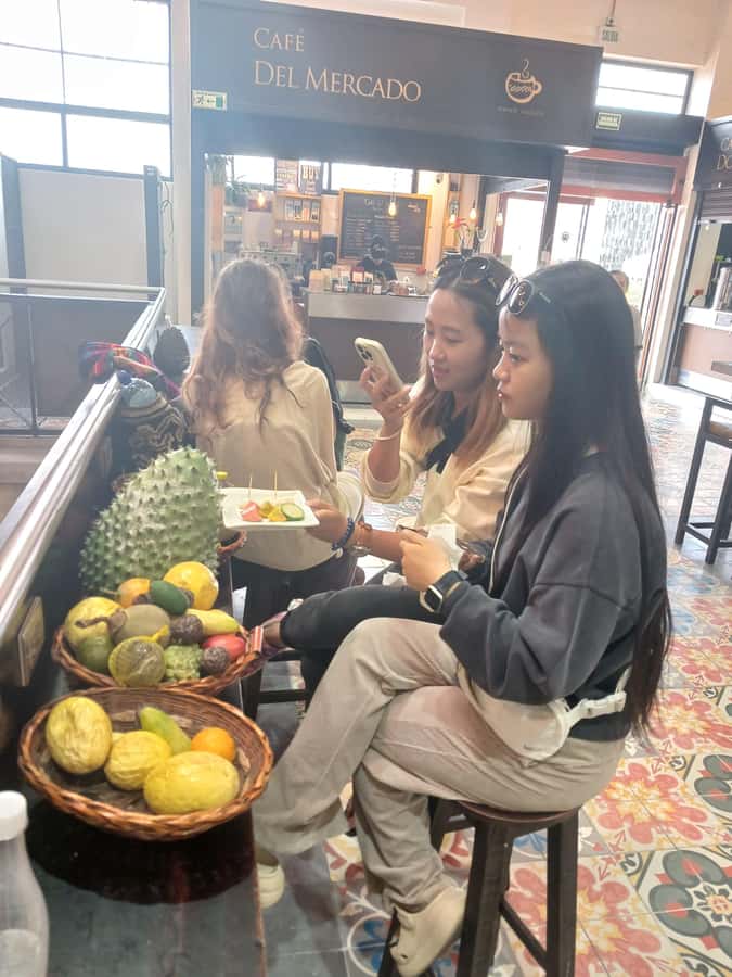 Free Walking Tour Bogotá: Arte, Historia y Café - Who should choose this Bogotá walk