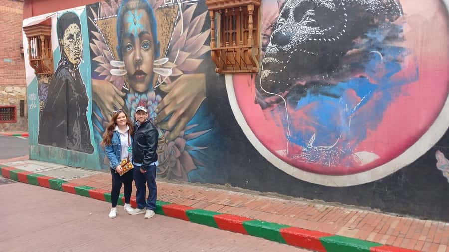 Free Walking Tour Bogotá: Arte, Historia y Café - Plazoleta del Rosario and Parque de los Periodistas