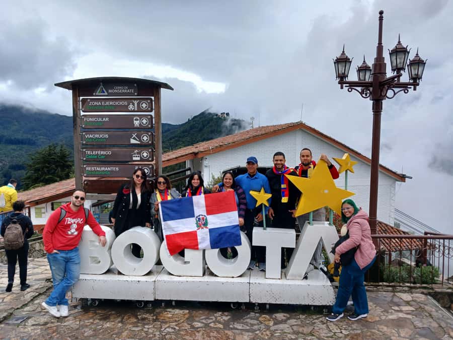 Free Walking Tour Bogotá: Arte, Historia y Café - Teatro Colón and the Palacio de San Carlos