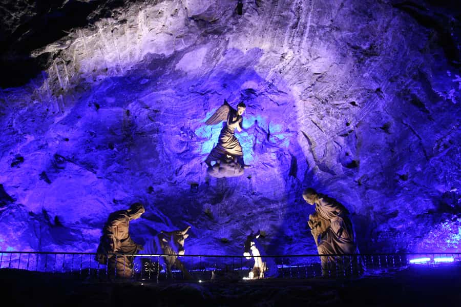 From Bogotá: Jaime Duque Park and Salt Cathedral with Lunch - Colombian lunch in Zipaquirá