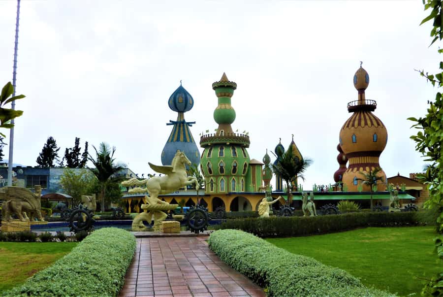 From Bogotá: Jaime Duque Park and Salt Cathedral with Lunch - The drive out from Bogotá