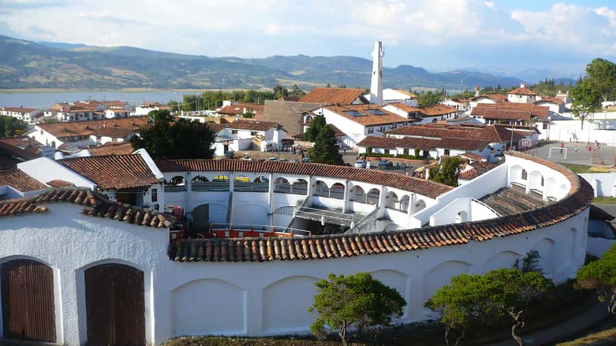 From Bogotá: Lake Guatavita and the El Dorado Legend Tour - Is $105 per person good value?