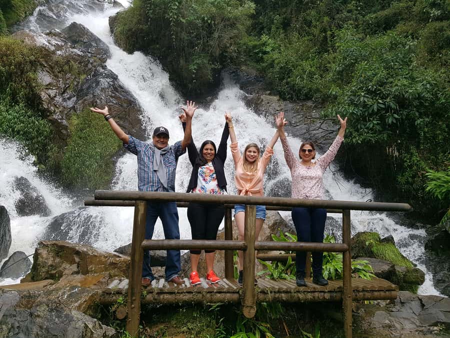 From Medellín: El Retiro Private Tour with Food Tastings - El Retiro and lunch beside the waterfall