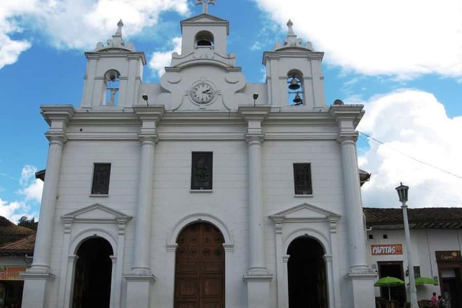 From Medellín: El Retiro Private Tour with Food Tastings - Llanogrande and San Antonio de Pereira for sweets