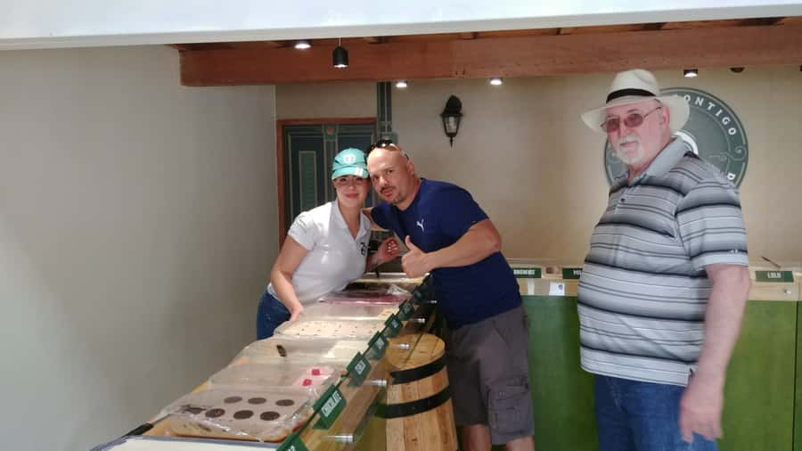 From Medellín: El Retiro Private Tour with Food Tastings - Who should book this El Retiro day?