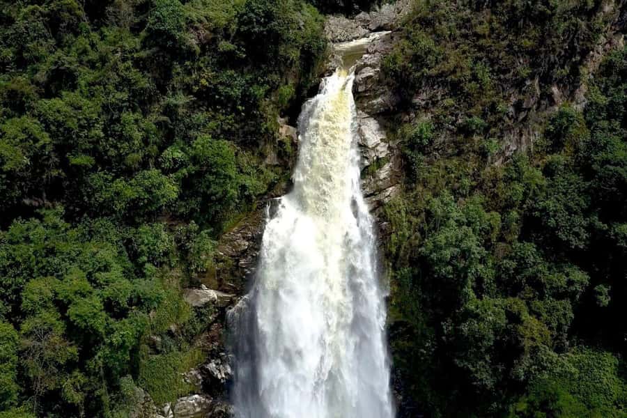From Medellin: Epic Zipline and Giant Waterfall - The second flight and return to Medellín
