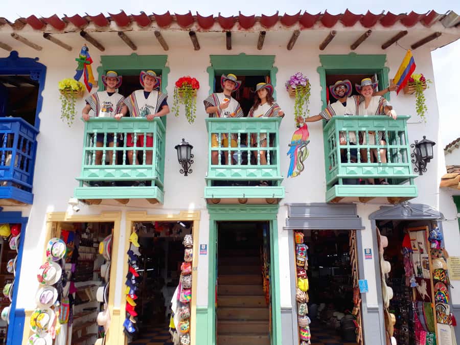 From Medellin: Guatapé Day Trip with El Peñol Rock and Lunch - Key points to know before booking
