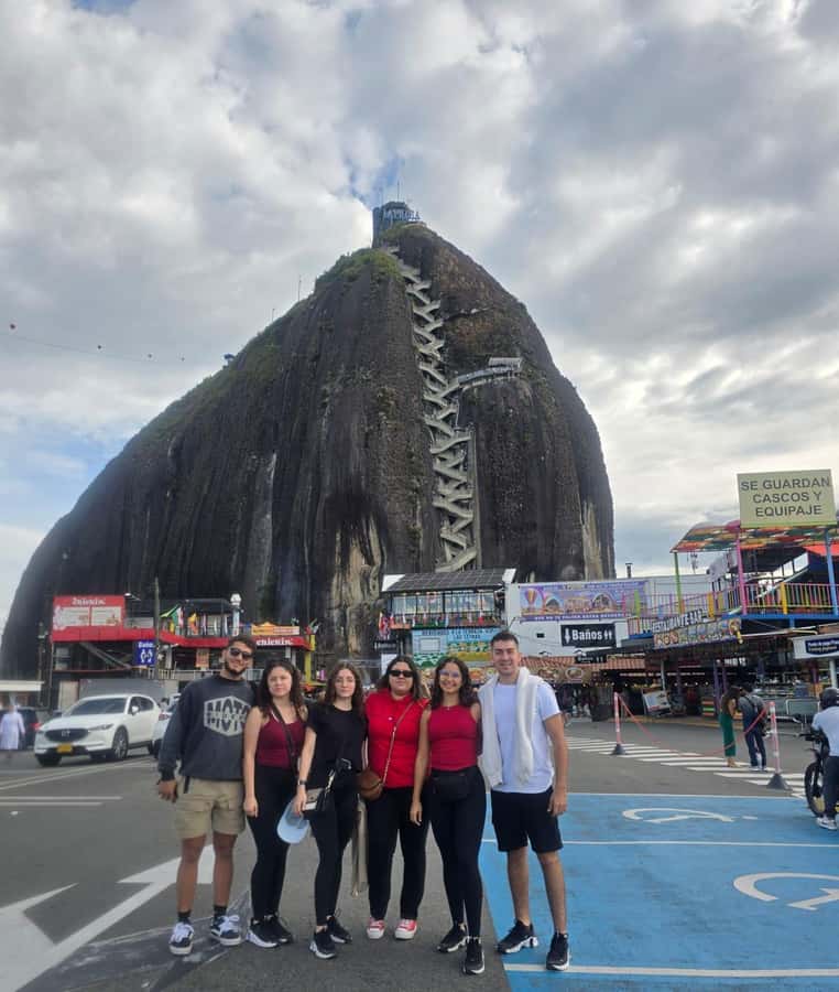 From Medellin: Guatapé & Peñol Rock with Boat & farm animals - From Medellín to Alto del Chocho