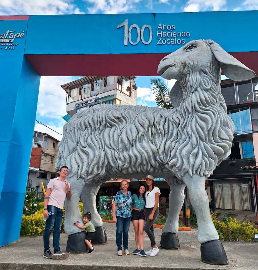From Medellin: Guatapé & Peñol Rock with Boat & farm animals - Climbing the 700 Steps of Peñol Rock